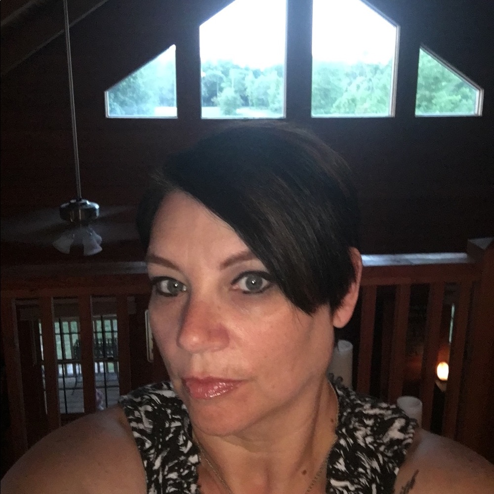 Meet your Posher, Dana
